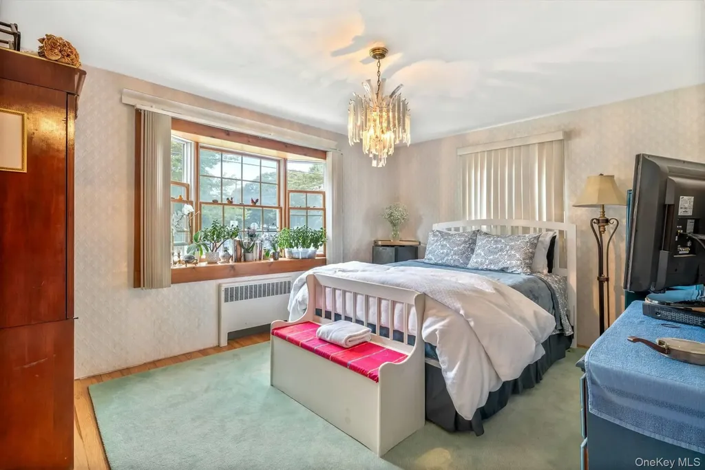 70 Fanning Avenue Hampton Bays NY 11946