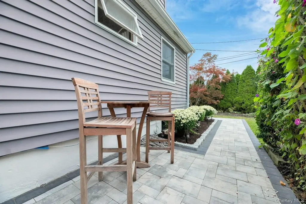 70 Fanning Avenue Hampton Bays NY 11946