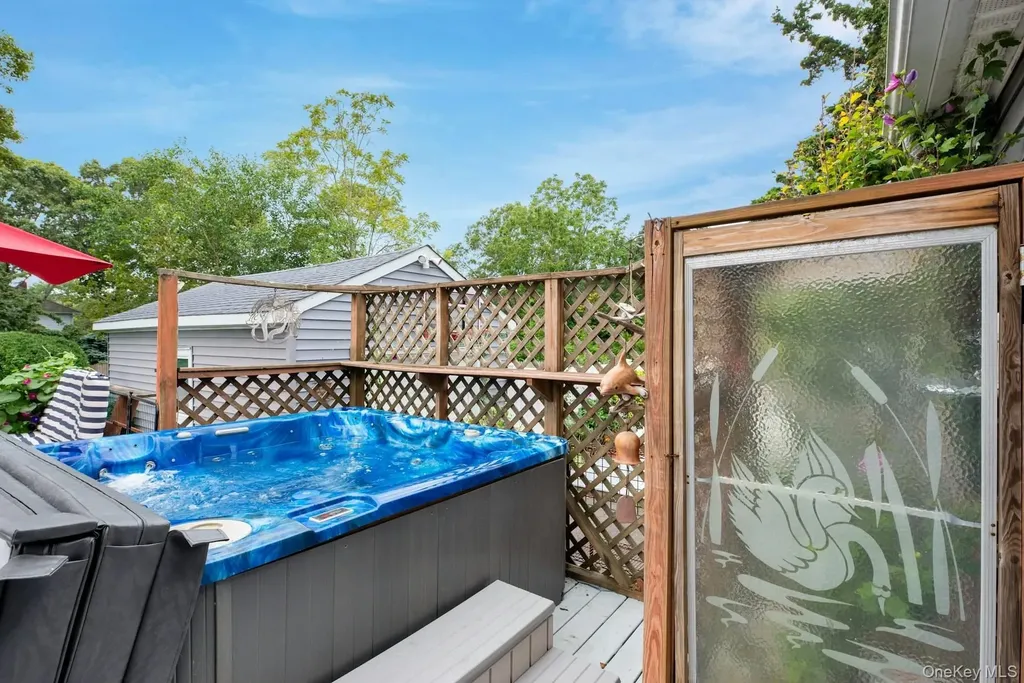 70 Fanning Avenue Hampton Bays NY 11946