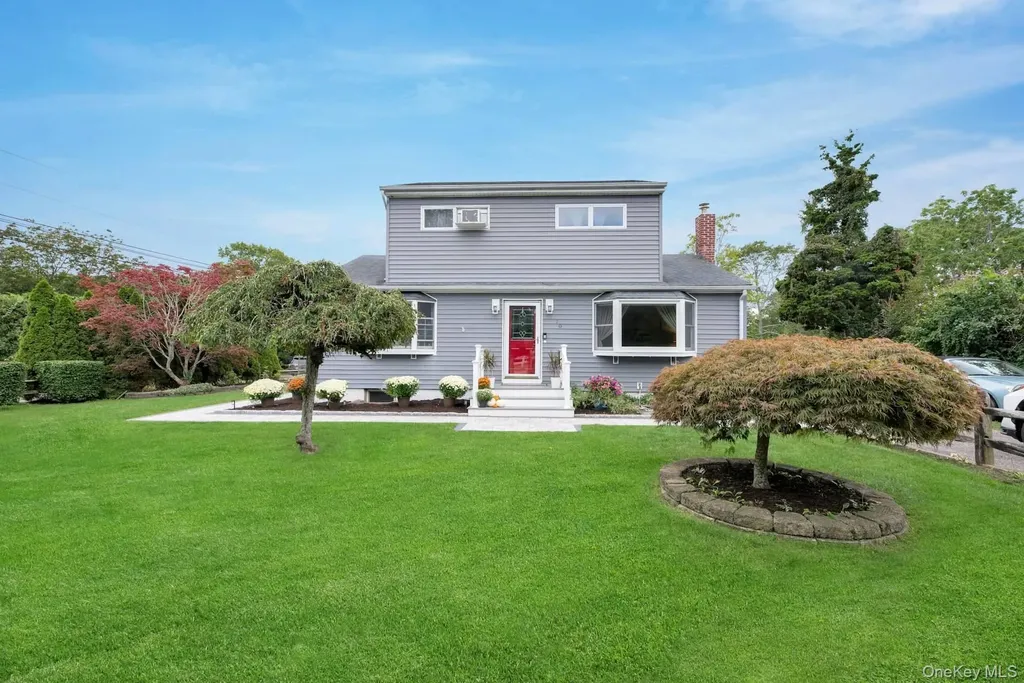 70 Fanning Avenue Hampton Bays NY 11946