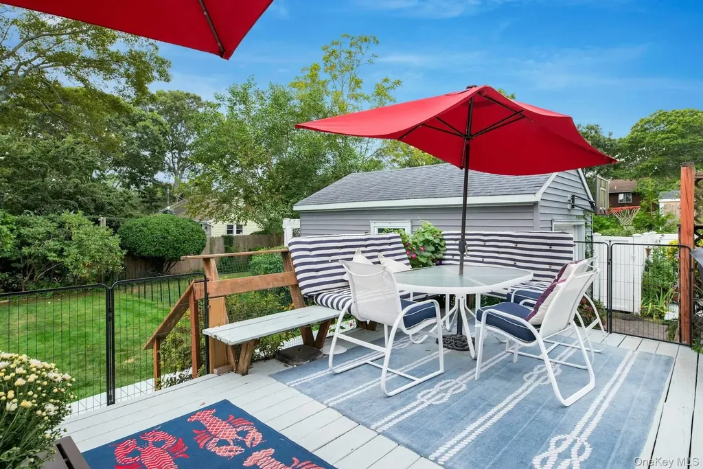 70 Fanning Avenue Hampton Bays NY 11946