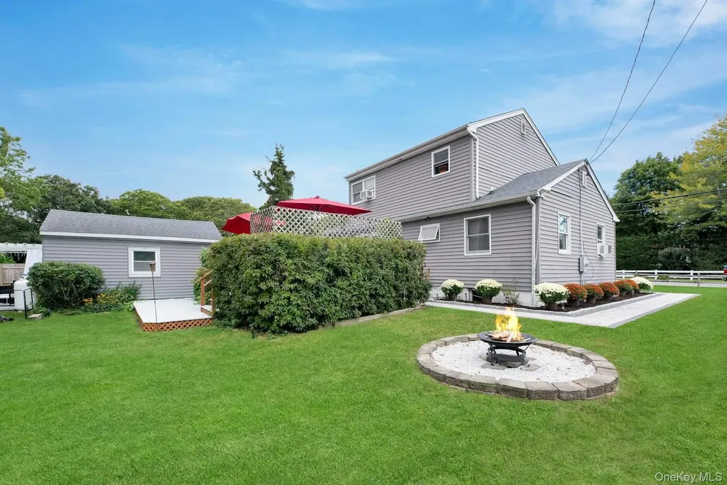 70 Fanning Avenue Hampton Bays NY 11946