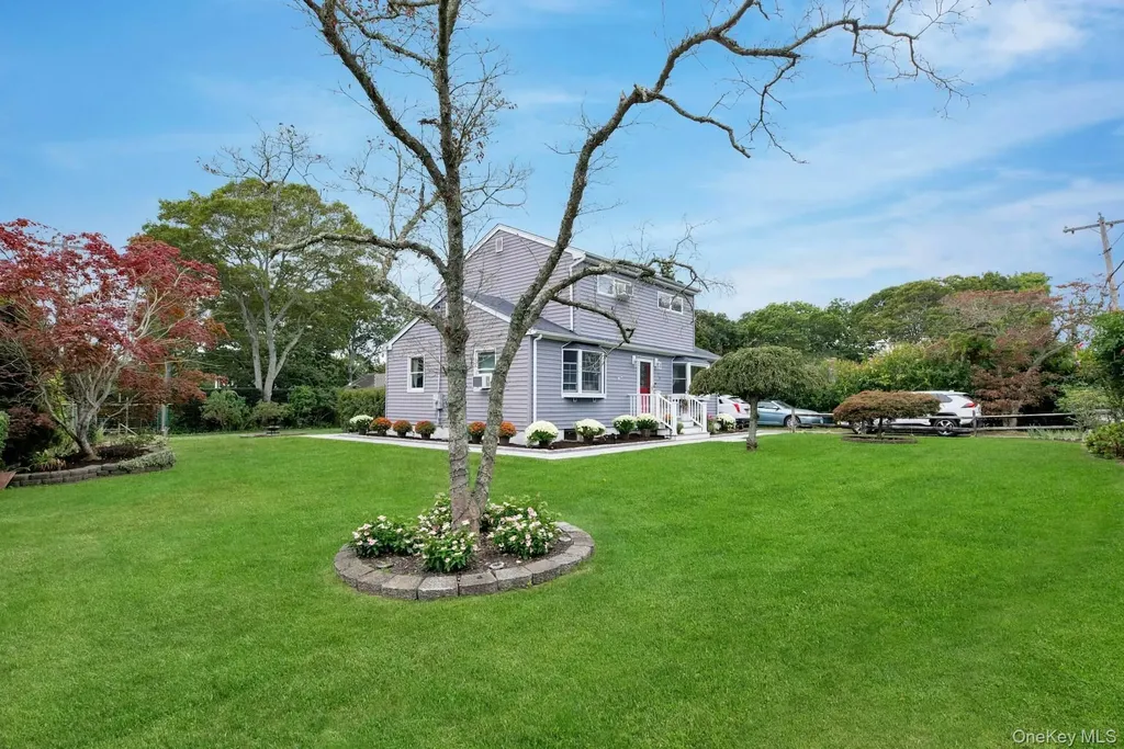 70 Fanning Avenue Hampton Bays NY 11946