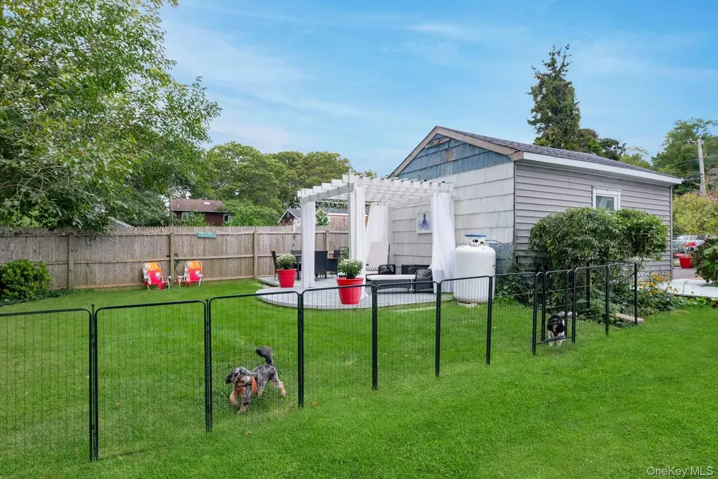 70 Fanning Avenue Hampton Bays NY 11946