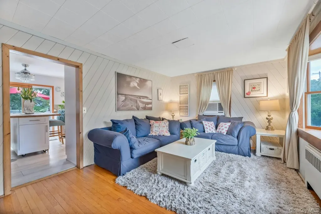 70 Fanning Avenue Hampton Bays NY 11946
