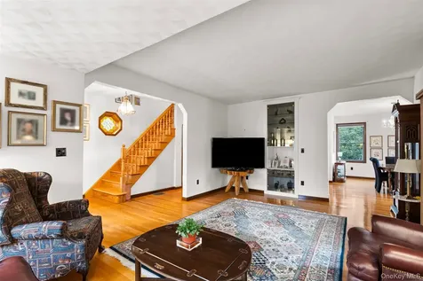 83 Ravensdale Road Hastings-on-hudson NY 10706