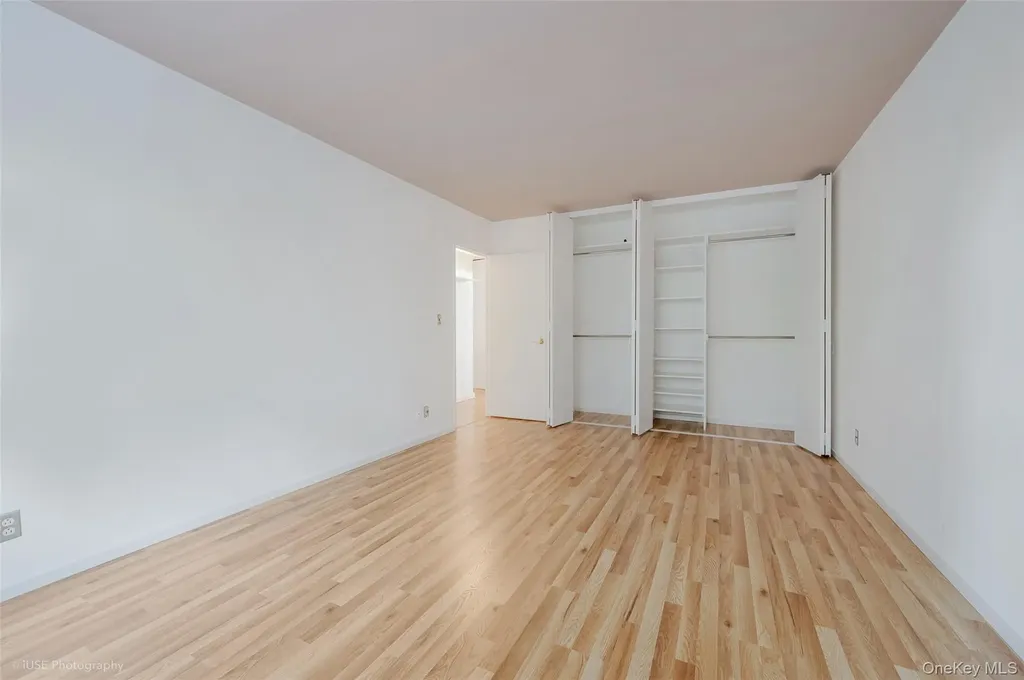 52-30 39th Woodside NY 11104