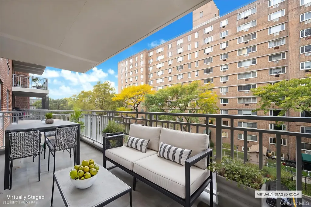 52-30 39th Woodside NY 11104