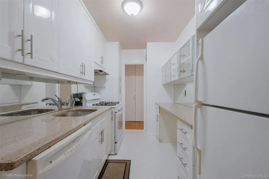 52-30 39th Woodside NY 11104