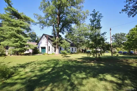 42 Campwoods Grounds Ossining NY 10562
