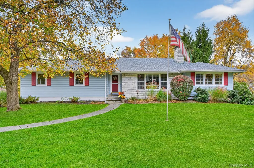 69 Round Hill Road Poughkeepsie NY 12603