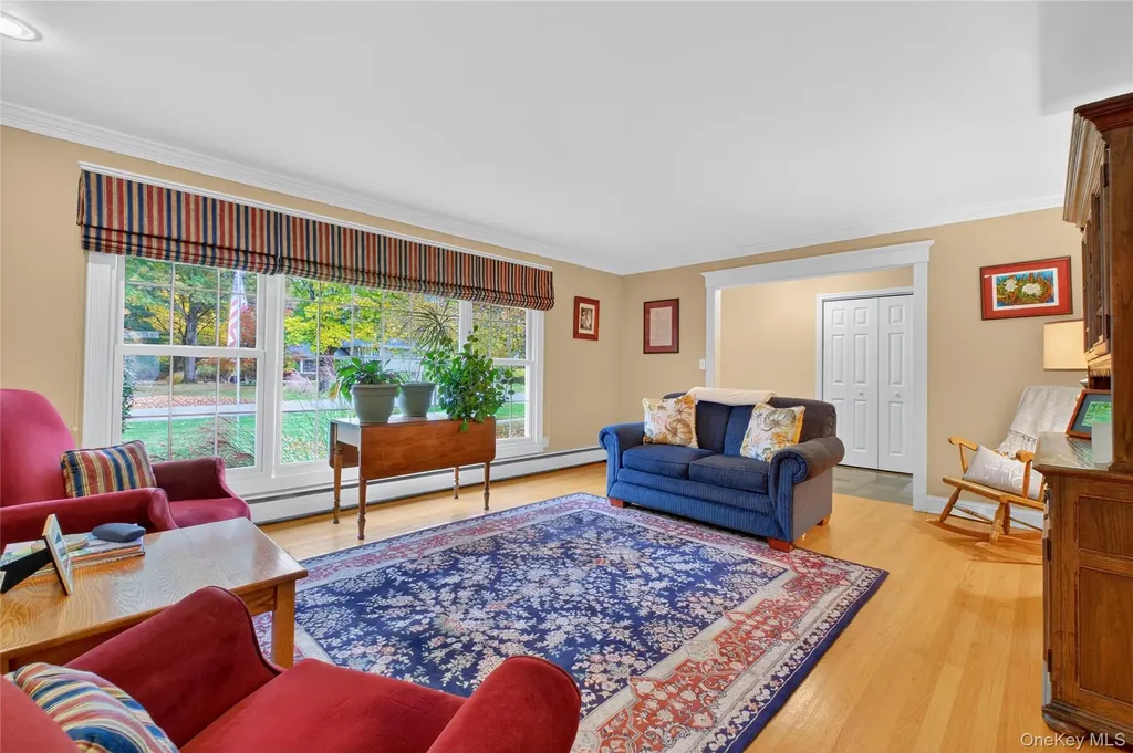 69 Round Hill Road Poughkeepsie NY 12603