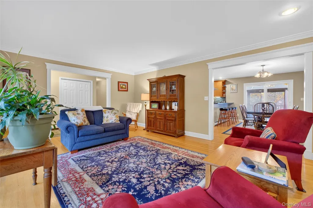 69 Round Hill Road Poughkeepsie NY 12603