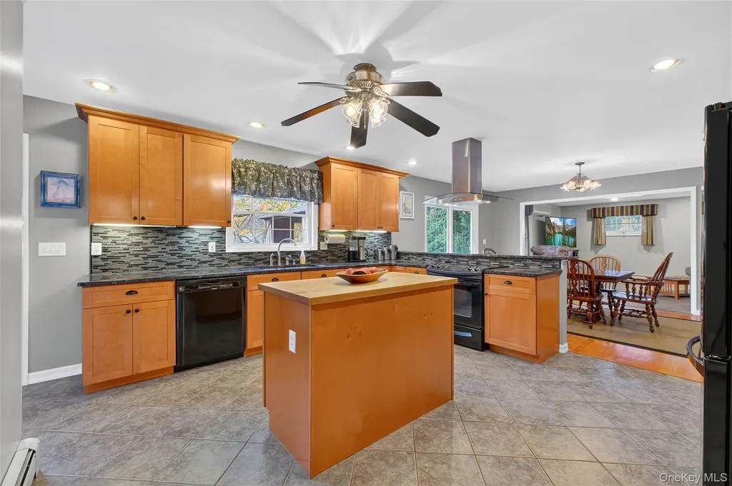 69 Round Hill Road Poughkeepsie NY 12603