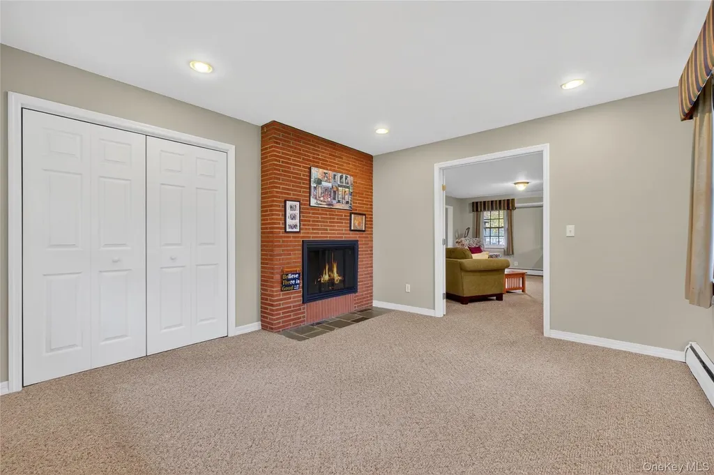 69 Round Hill Road Poughkeepsie NY 12603