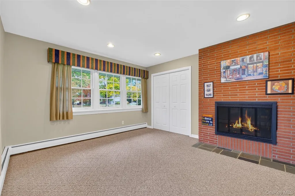 69 Round Hill Road Poughkeepsie NY 12603