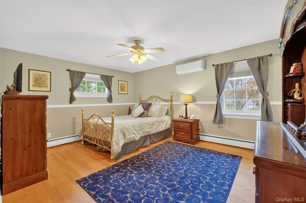 69 Round Hill Road Poughkeepsie NY 12603