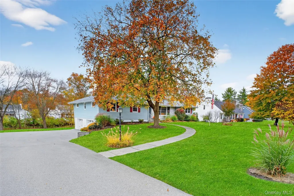 69 Round Hill Road Poughkeepsie NY 12603