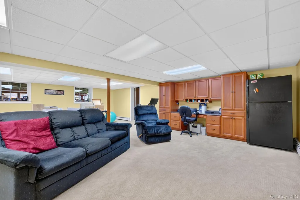 69 Round Hill Road Poughkeepsie NY 12603