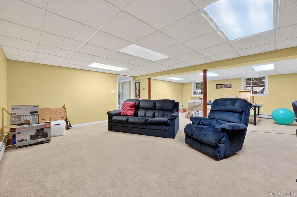 69 Round Hill Road Poughkeepsie NY 12603