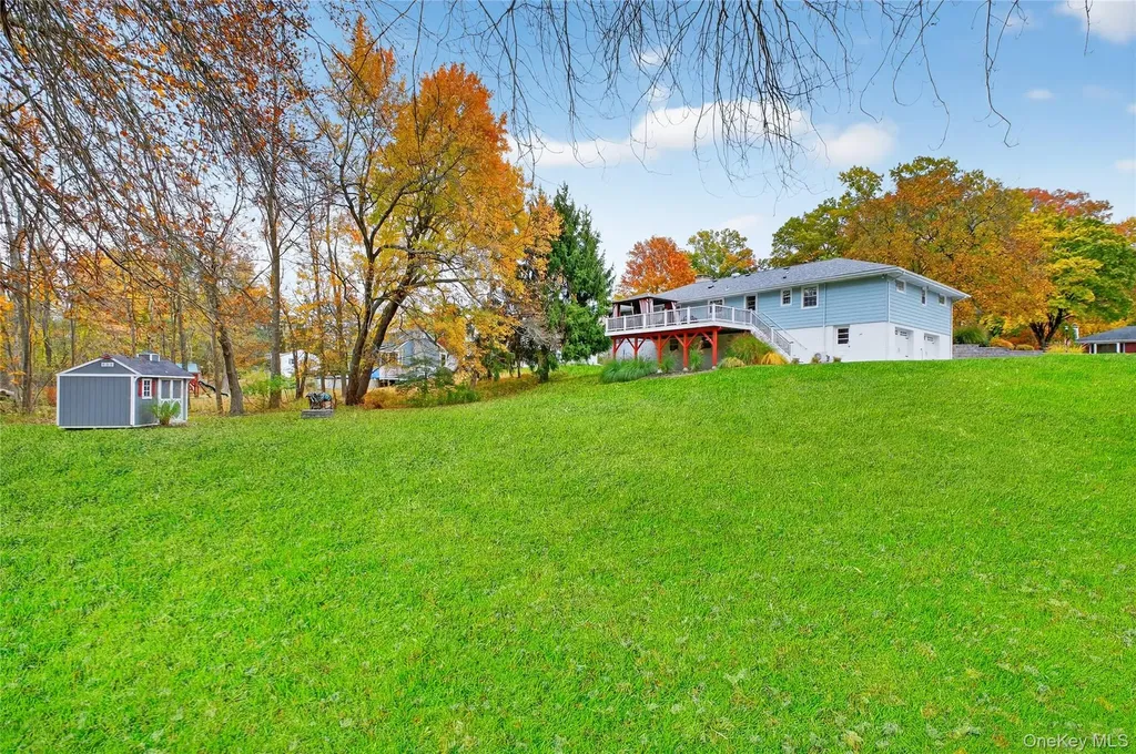 69 Round Hill Road Poughkeepsie NY 12603