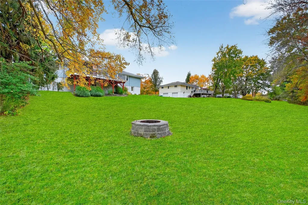 69 Round Hill Road Poughkeepsie NY 12603