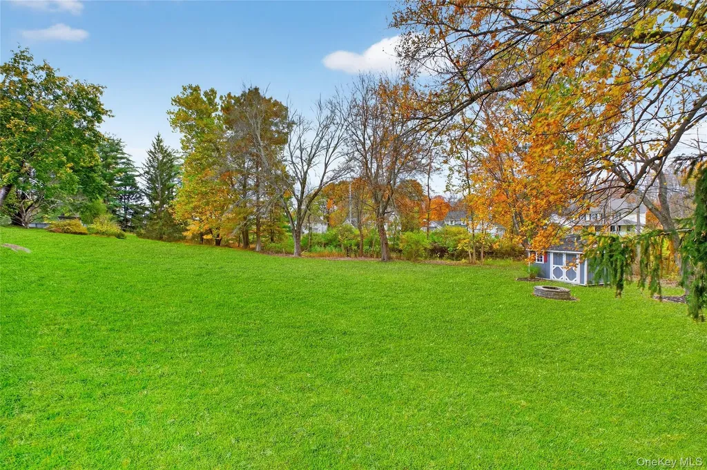 69 Round Hill Road Poughkeepsie NY 12603