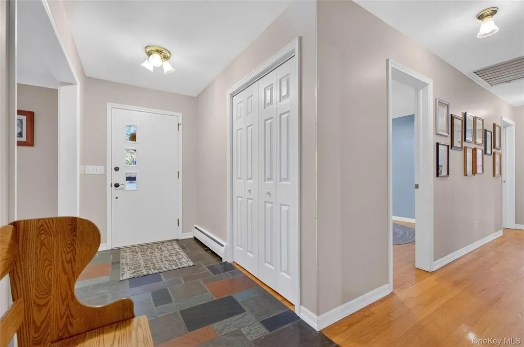69 Round Hill Road Poughkeepsie NY 12603