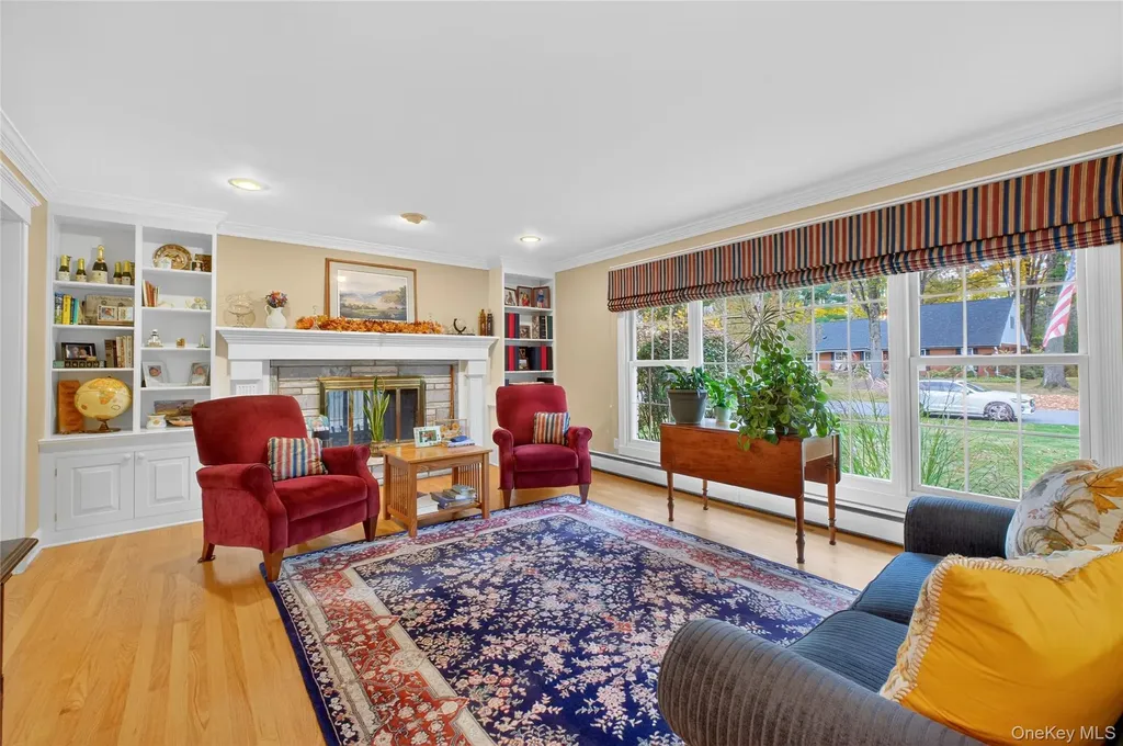 69 Round Hill Road Poughkeepsie NY 12603