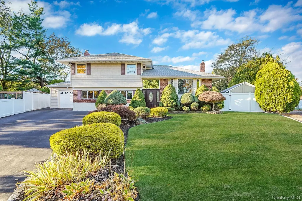 9 Dean Court Commack NY 11725