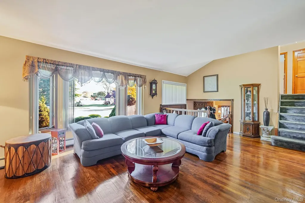 9 Dean Court Commack NY 11725