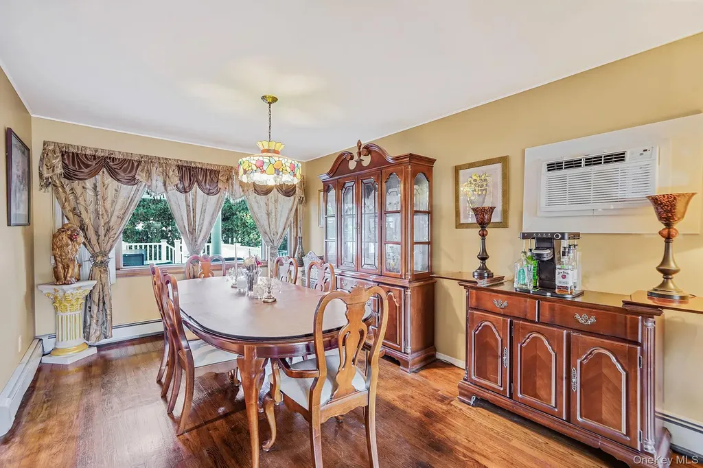 9 Dean Court Commack NY 11725
