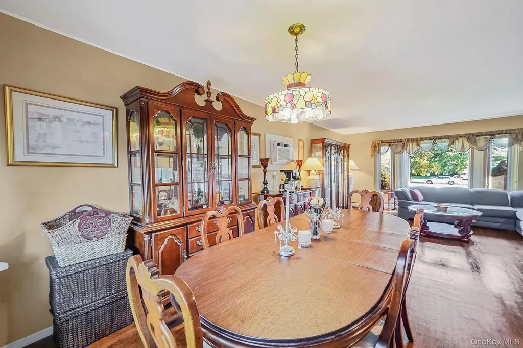 9 Dean Court Commack NY 11725