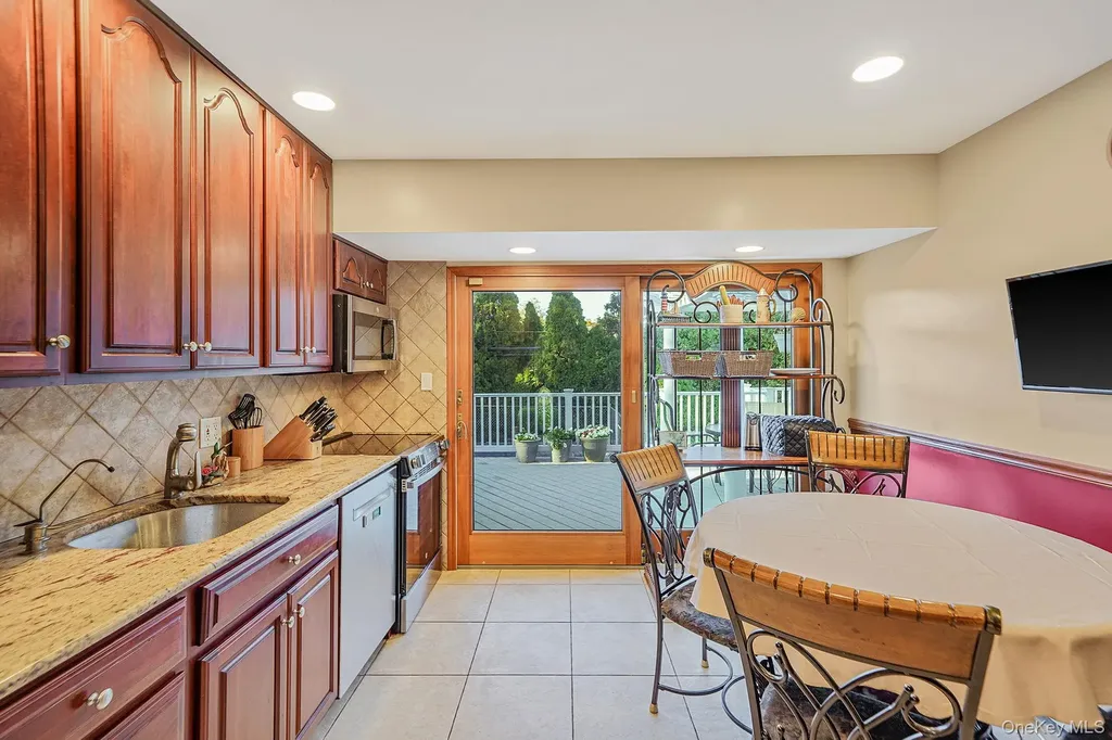 9 Dean Court Commack NY 11725
