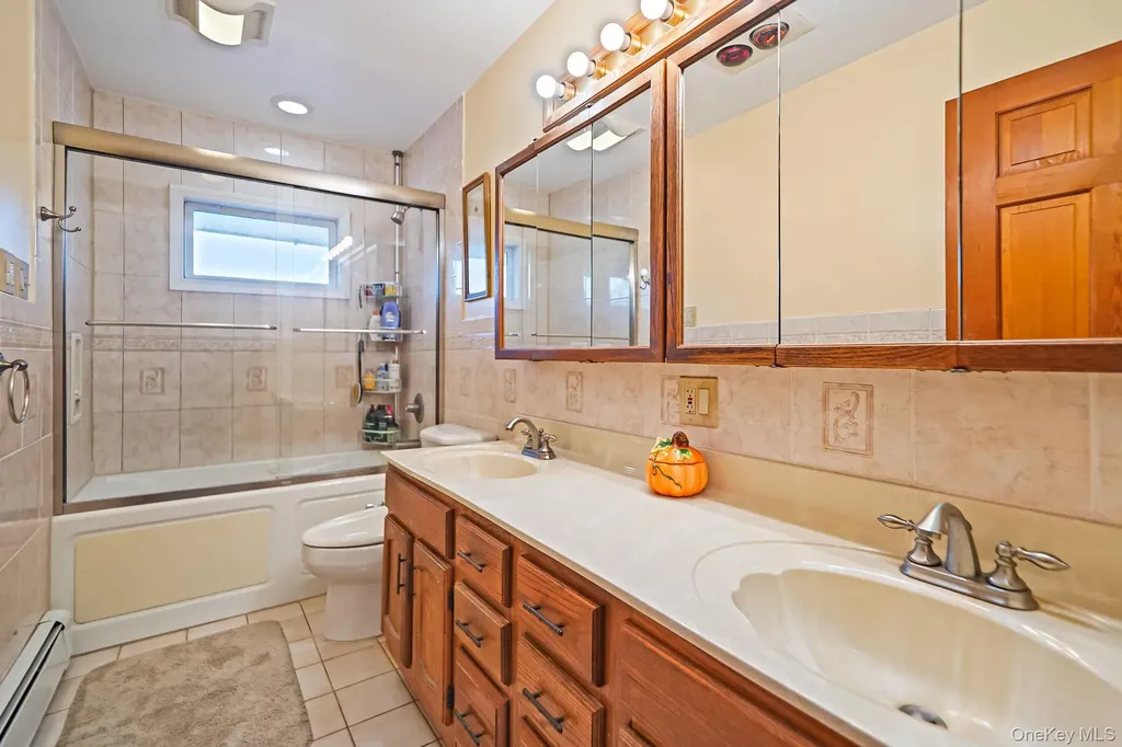 9 Dean Court Commack NY 11725