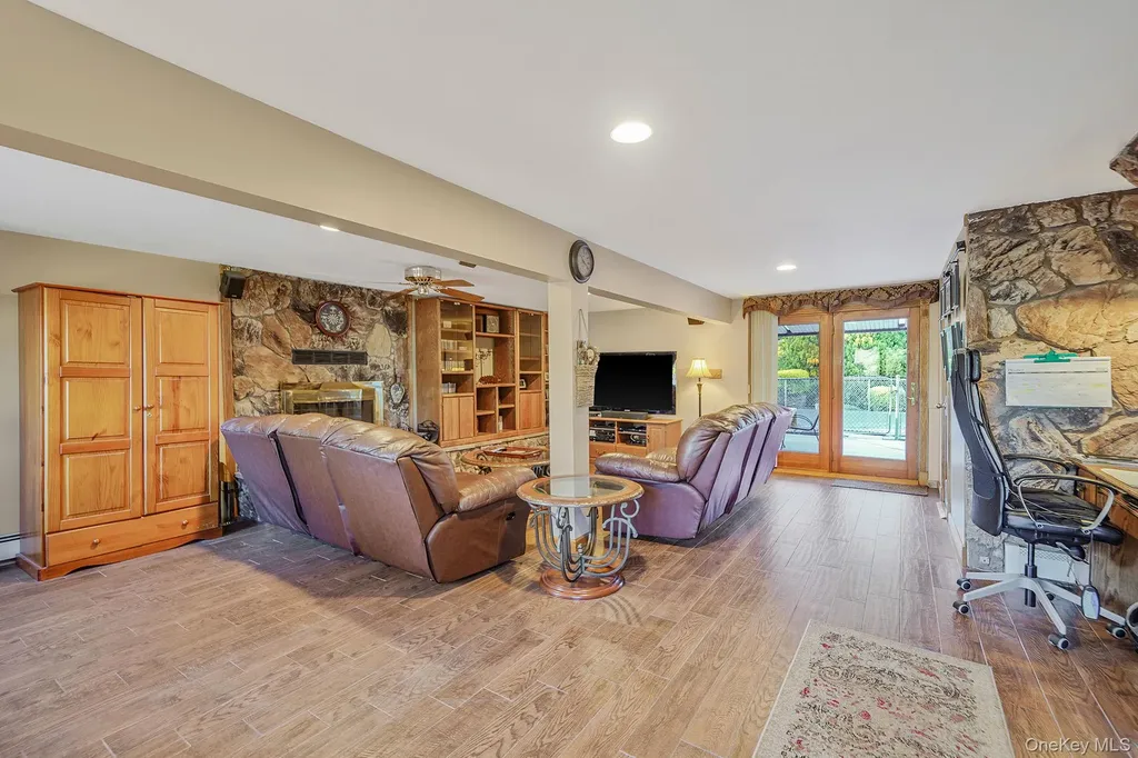 9 Dean Court Commack NY 11725