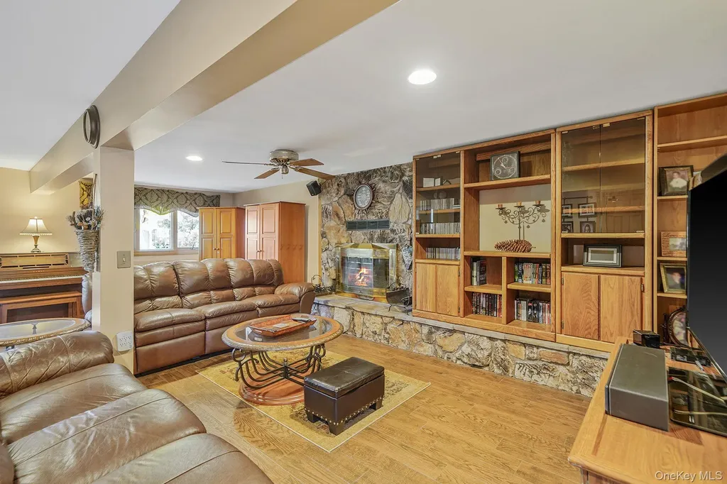 9 Dean Court Commack NY 11725