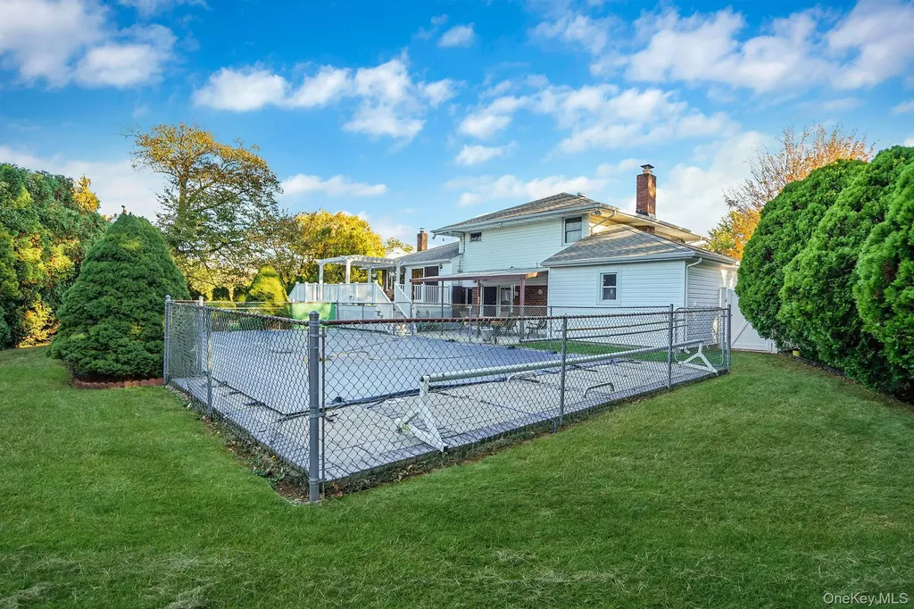 9 Dean Court Commack NY 11725