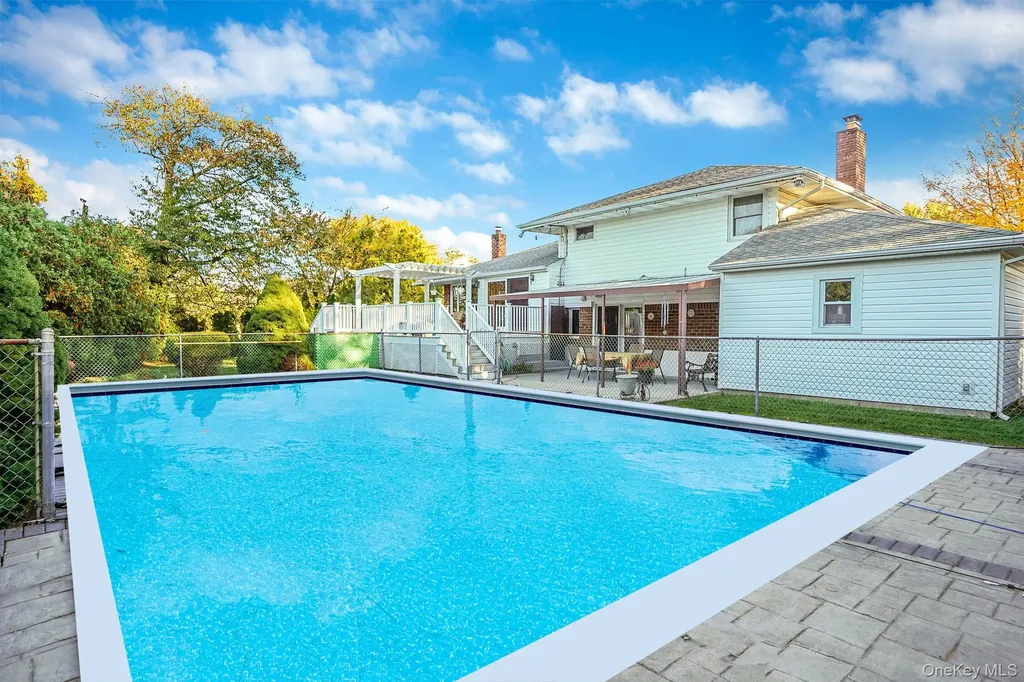 9 Dean Court Commack NY 11725
