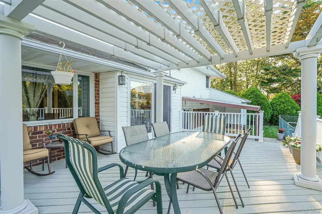 9 Dean Court Commack NY 11725