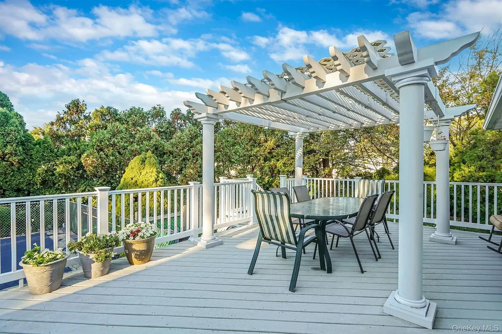 9 Dean Court Commack NY 11725