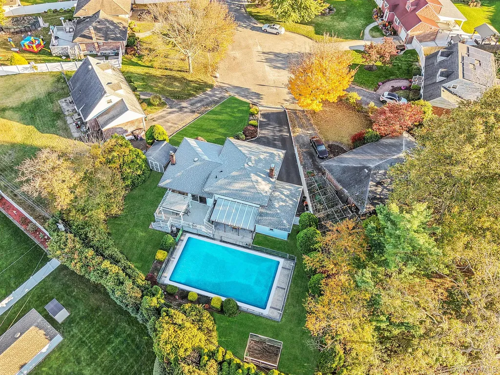 9 Dean Court Commack NY 11725