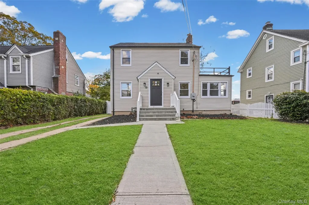 72 Woodside Avenue Freeport NY 11520