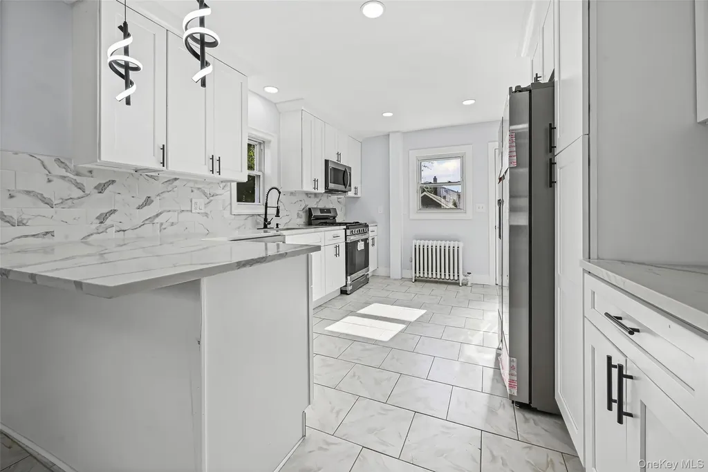 72 Woodside Avenue Freeport NY 11520