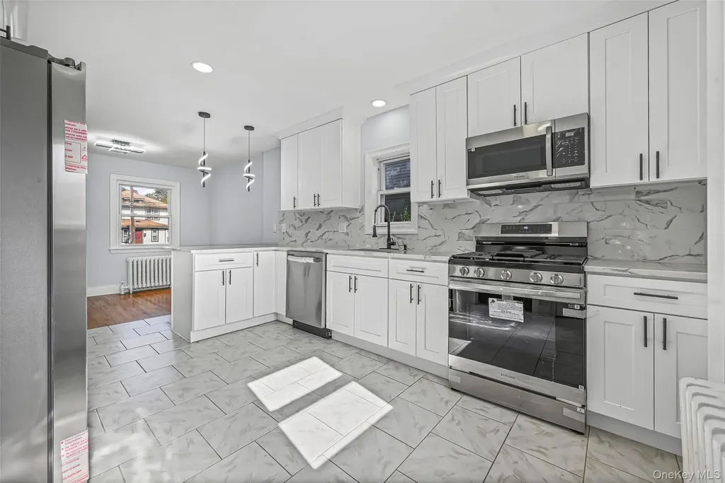 72 Woodside Avenue Freeport NY 11520
