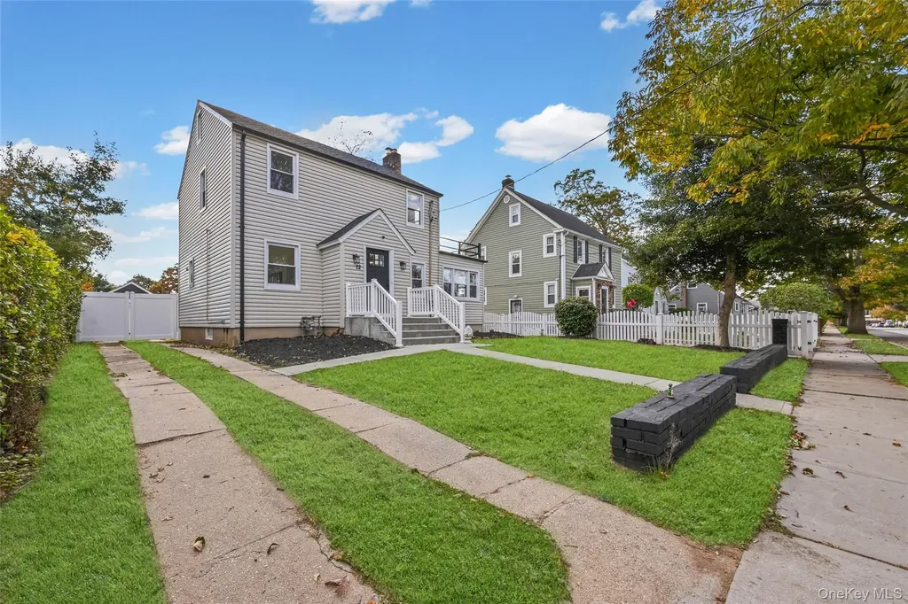 72 Woodside Avenue Freeport NY 11520