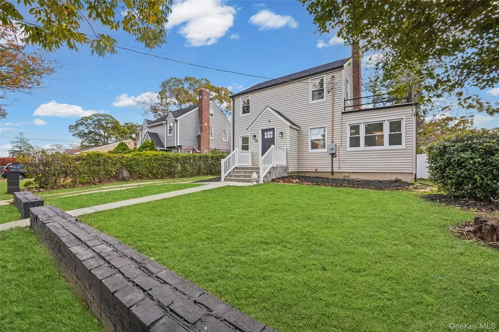 72 Woodside Avenue Freeport NY 11520