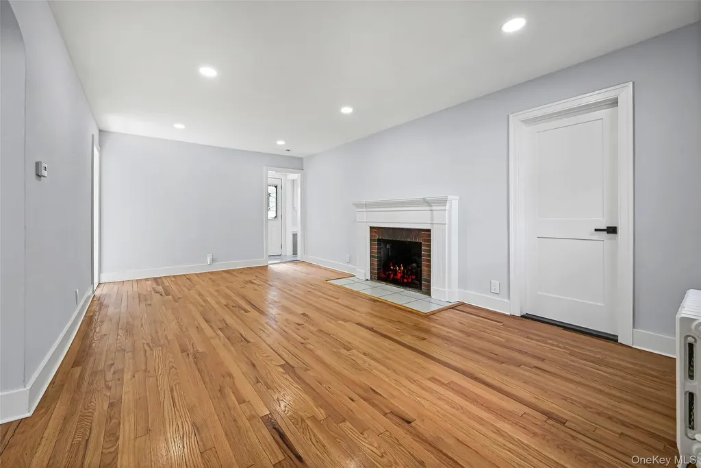 72 Woodside Avenue Freeport NY 11520