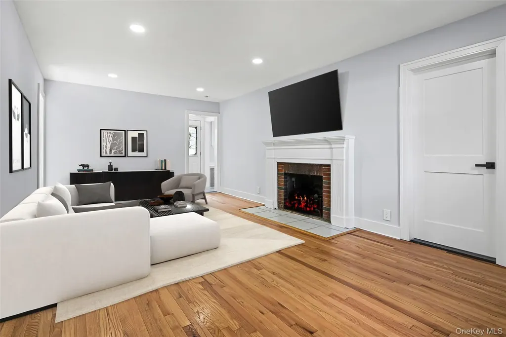 72 Woodside Avenue Freeport NY 11520