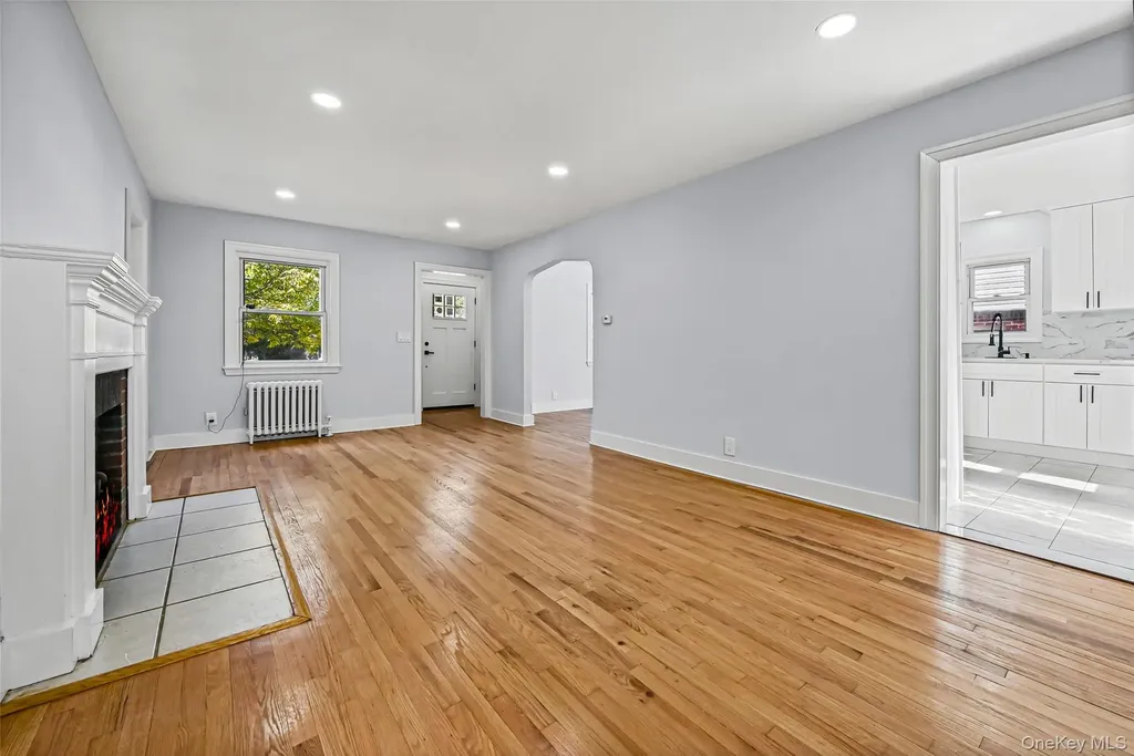 72 Woodside Avenue Freeport NY 11520